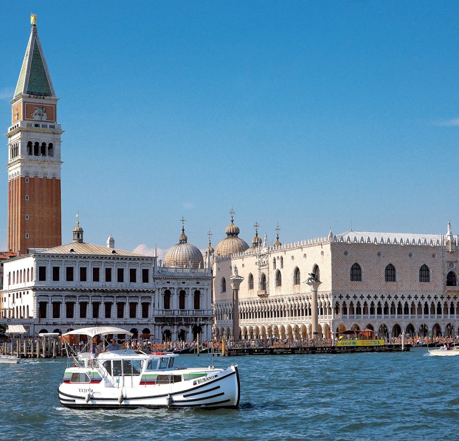 Hausboot am Markusplatz © Locaboat Holidays