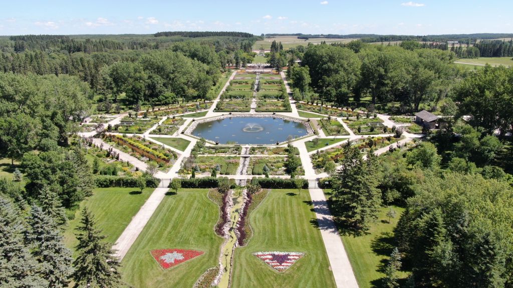 Schon 1932 wurde in den Turtle Mountains im Norden des US-Bundesstaates North Dakota direkt auf der Grenze zum Kanadischen Manitoba, der International Peace Garden angelegt. 
