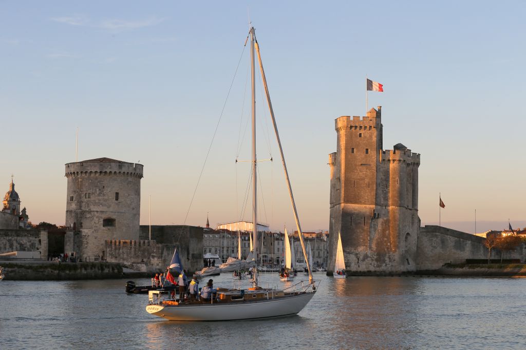 Unweit der Heimat der berühmten Weine findet sich direkt am Atlantik ein wahres Schmuckstück: La Rochelle, die Hauptstadt des Départements Charente-Maritime.