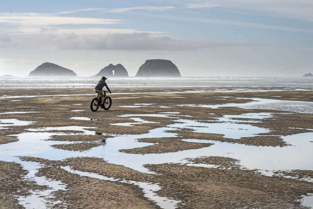 Auf einer Länge von 600 Kilometern ist die Küste Oregons bei keiner Reise wegzudenken. Eine tolle Mög-lichkeit, die abwechslungsreichen Strandabschnitte zu entdecken, ist eine Tour mit einem Fat-Tire-Bike.