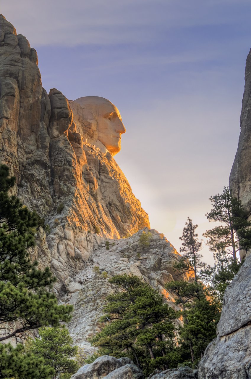 ch das perfekte Foto der Präsidentenantlitze am Mount Rushmore bedarf der passenden Uhrzeit: Am Morgen wenden sich die Gesichter des weltbekannten Memorials der Sonne zu, nachmittags liegen sie im Schatten. 