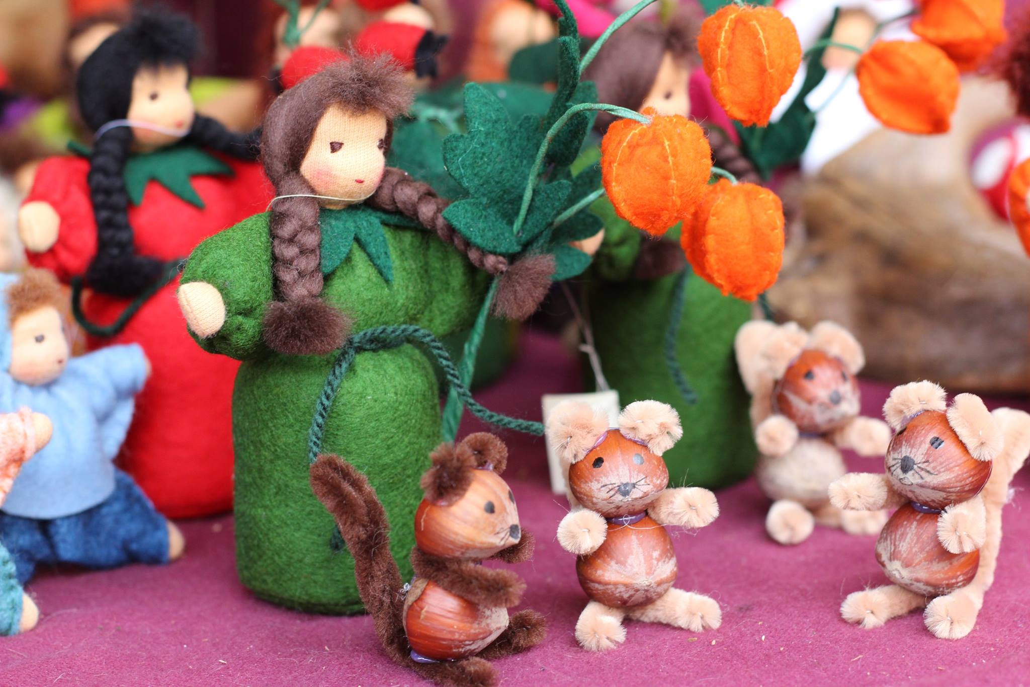 In Bayerisch-Schwaben kommen Besucher auf der Weihnachtsinsel in besinnliche Festtagsstimmung abseits des Konsumtrubels